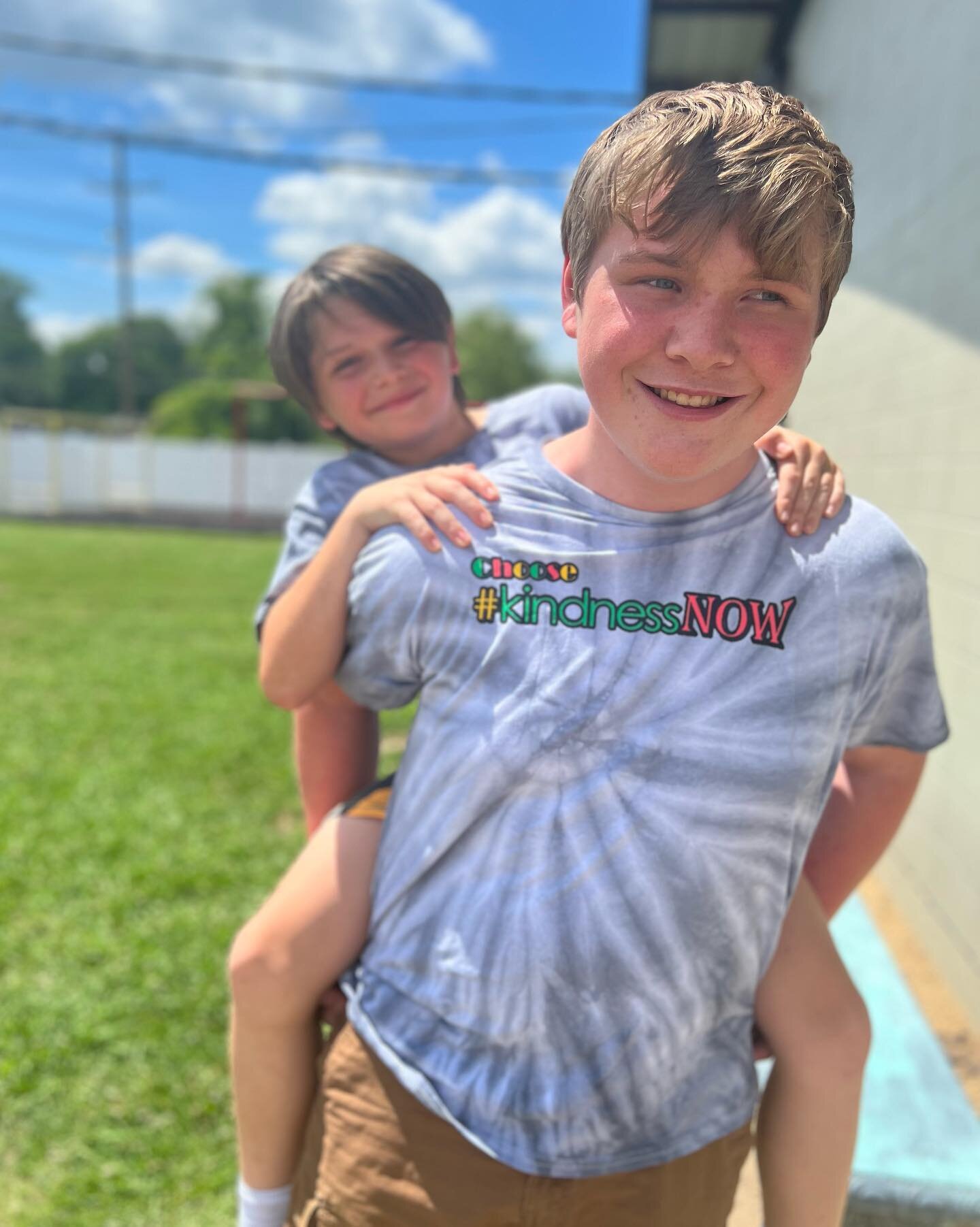 ✨✨#kindnessNOW is our mission now QTL!

&bull; These @questechspectrum created tees were first showcased at #KindnessinthePark and are on sale RIGHT NOW!

&bull; Call the school today at 322-6000 to get yours today!

&bull; We hope our #QTL and #Monr