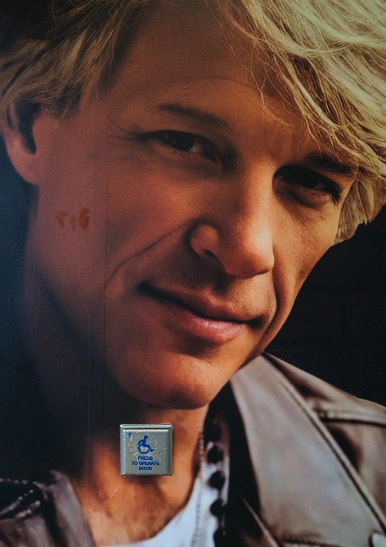 Bon Jovi Neck copy.jpg