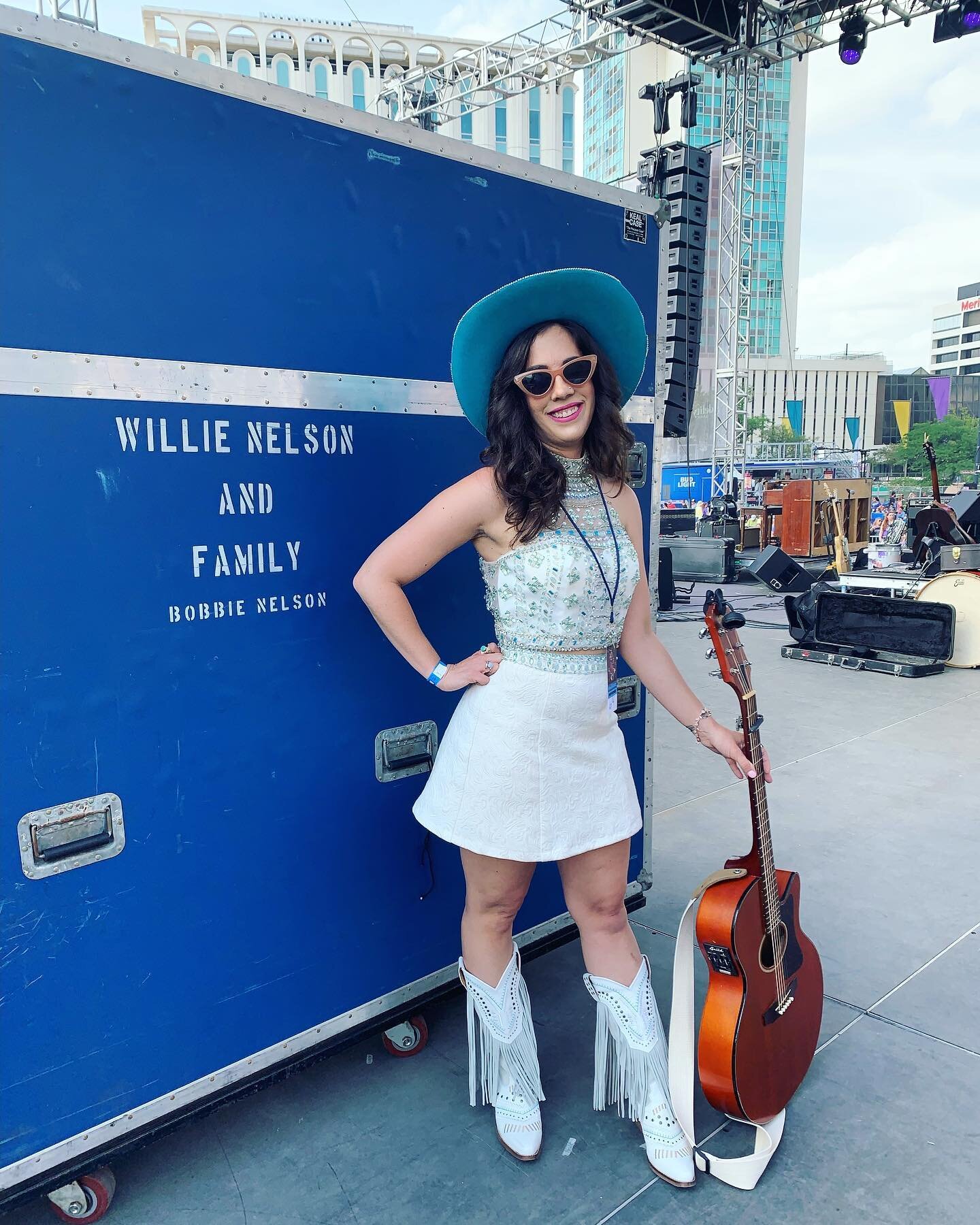 Epic #westernwednesday✨Knew I wanted to go full rhinestone cowgirl to open for Willie, had a blast getting this &lsquo;fit made 🦋

👗 Sequin two-piece is a mermaid prom dress turned into a mini skirt! s/o Martha at West Alterations
🤠 Custom teal ha