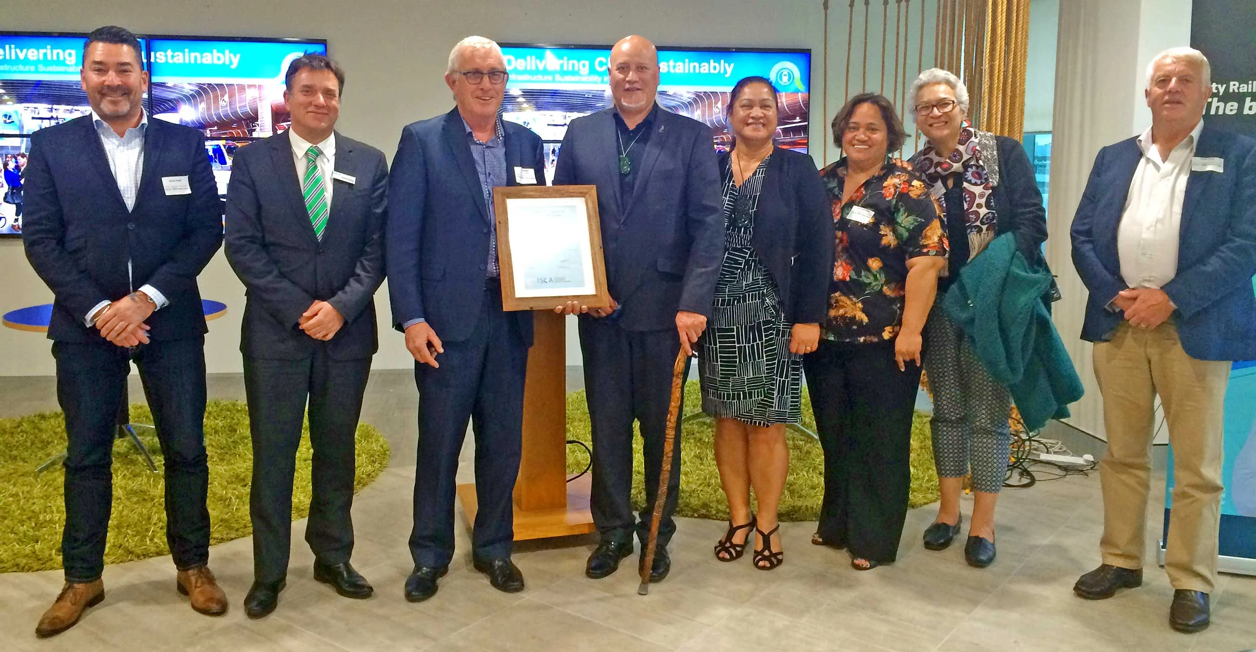 AWARD: The presentation of the IS "Leading" rating for Contract 2