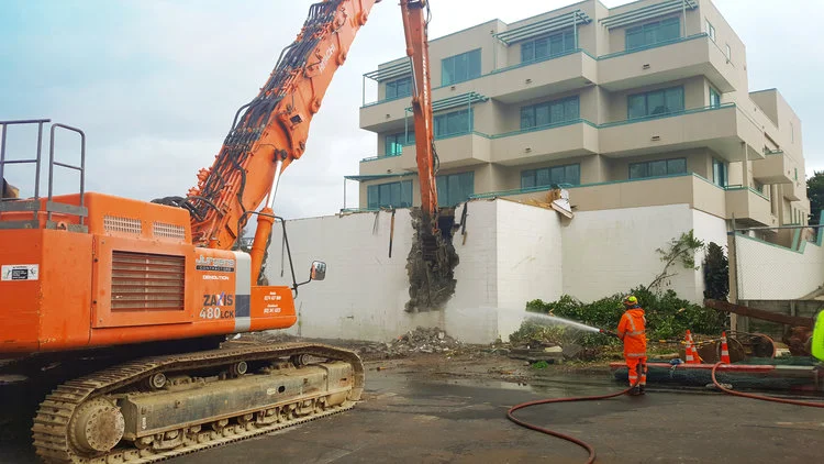 Demolition of an apartment block was needed for CRL’s C6 Mt Eden works began