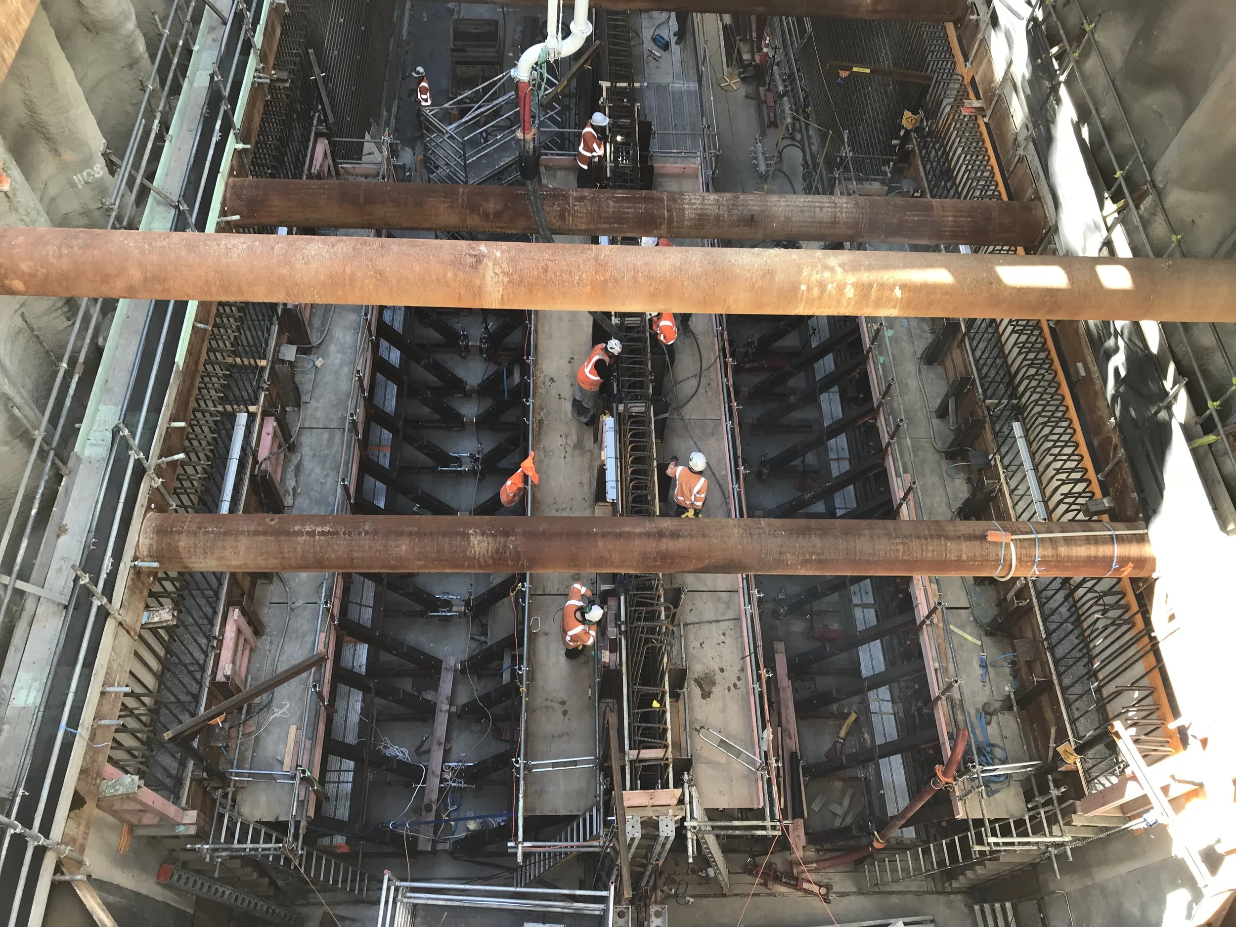 Connectus team start on middle wall of tunnel box in Albert Street