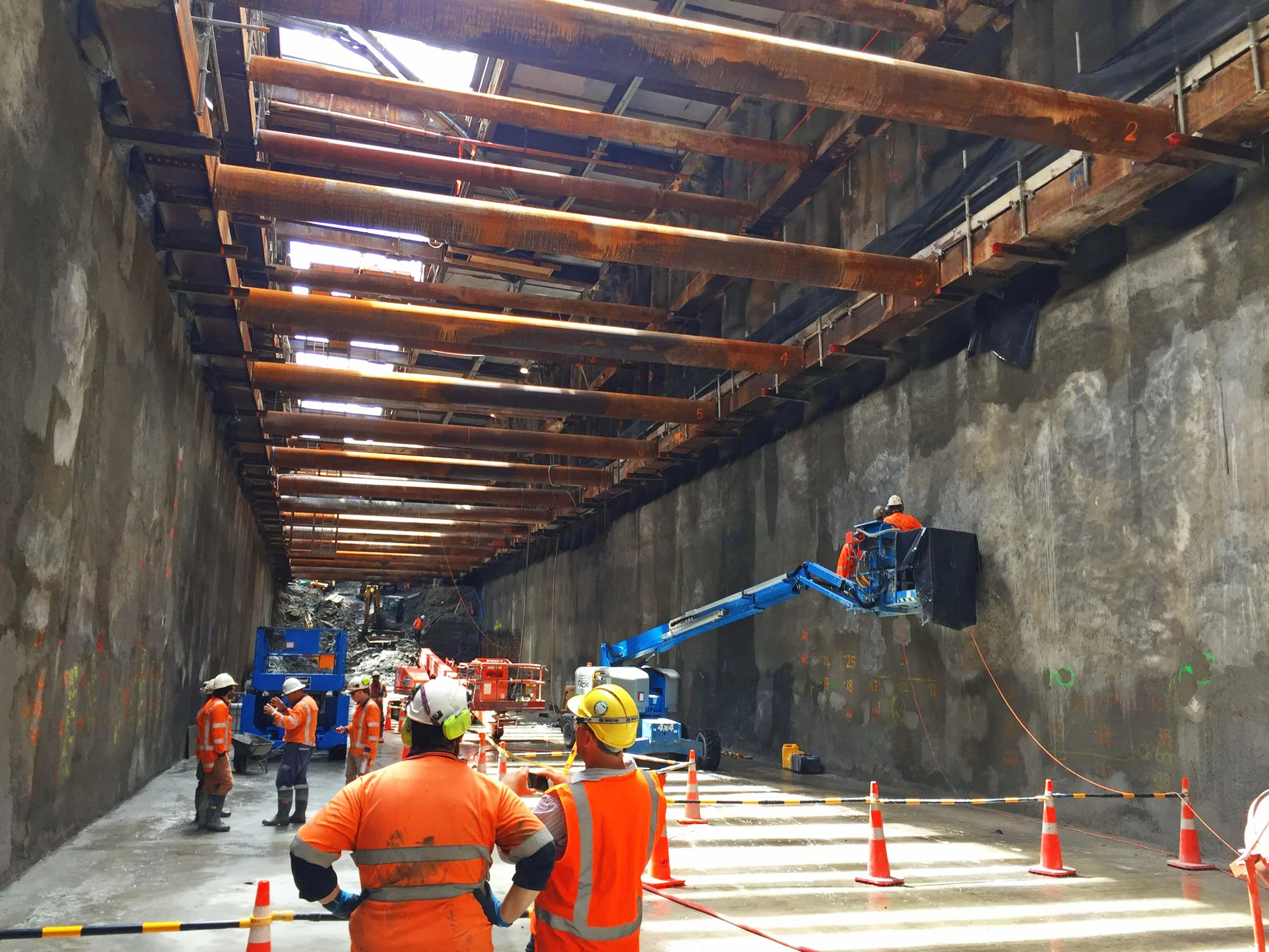 Albert St tunnel box waterblast 12 February 2018
