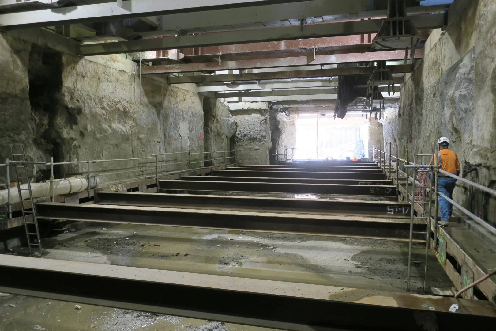 North trench struts Lower Queen Street November 2018