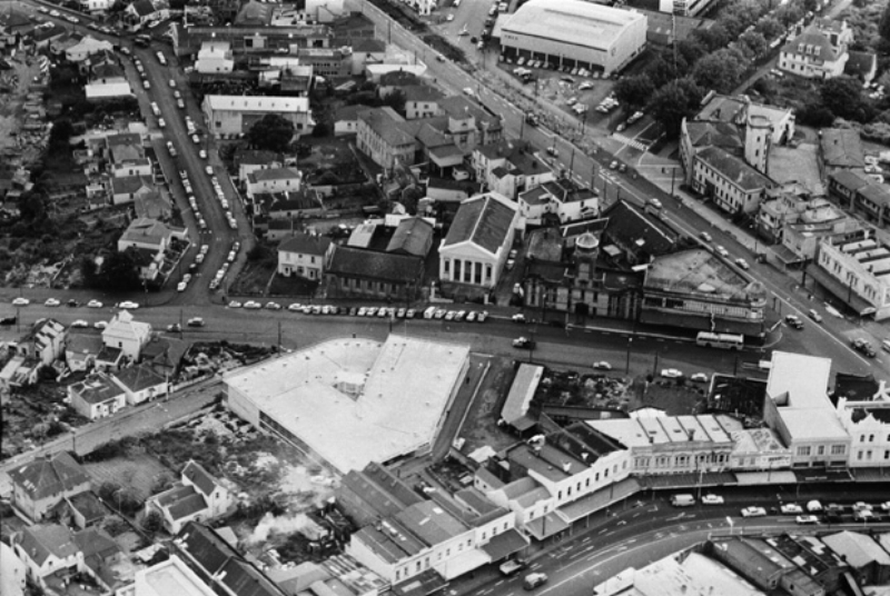   PRE-MOTORWAY: A 1962 aerial view over the Beresford Street/Pitt Street area, showing the area now occupied by the Northern Motorway, Karangahape Road, bottom right, Pitt Street, diagonally top right, Beresford Street, left to right across centre, D