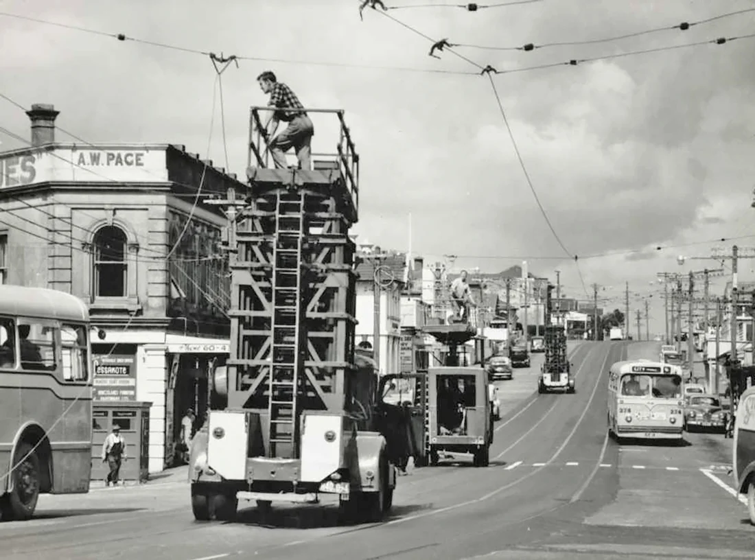 KINGSLAND: The overhead tram wires being removed and replaced by buses (Photo: Sir George Grey Special Collections, Auckland Libraries, 255A-55)