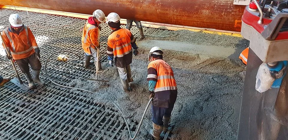 Albert concrete pour starts 9 July 2018.jpg