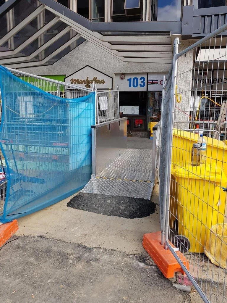  The new safer pedestrian walkway in Albert St 