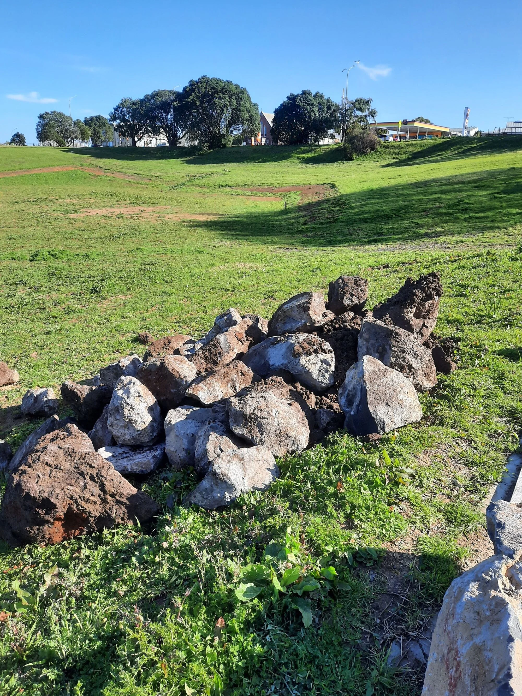 Ngāti Whātua Ōrākei gifted basalt boulders 