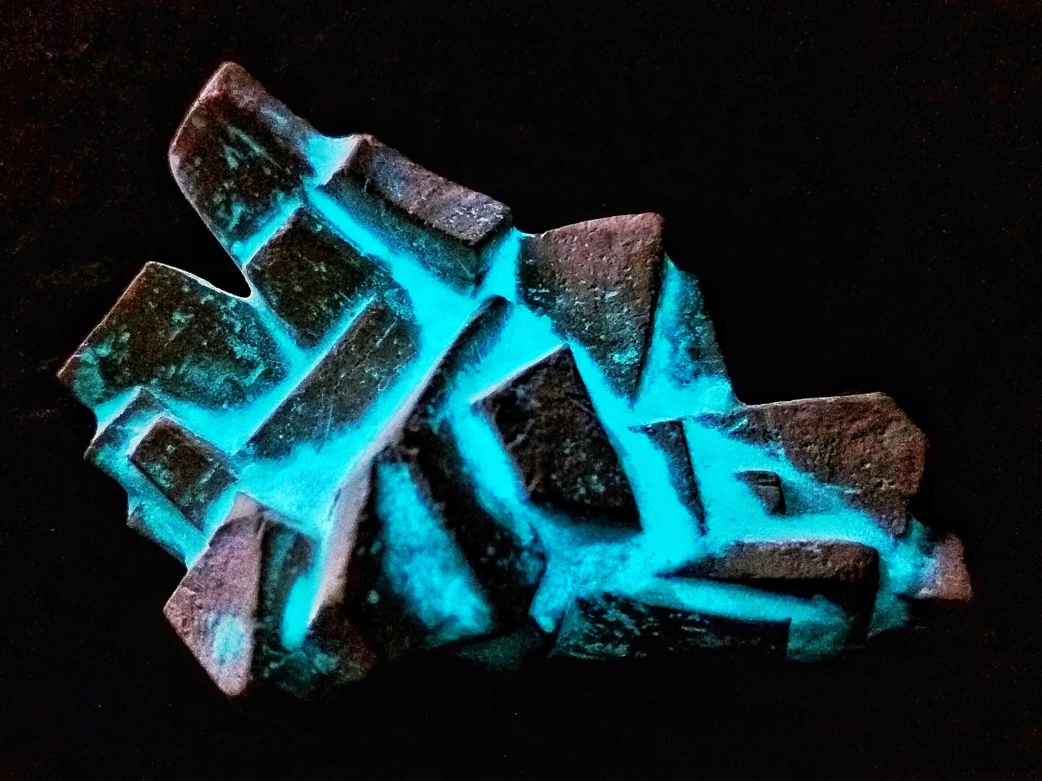  Working on a glow in the dark version that uses a glow powder that I got a while back. 