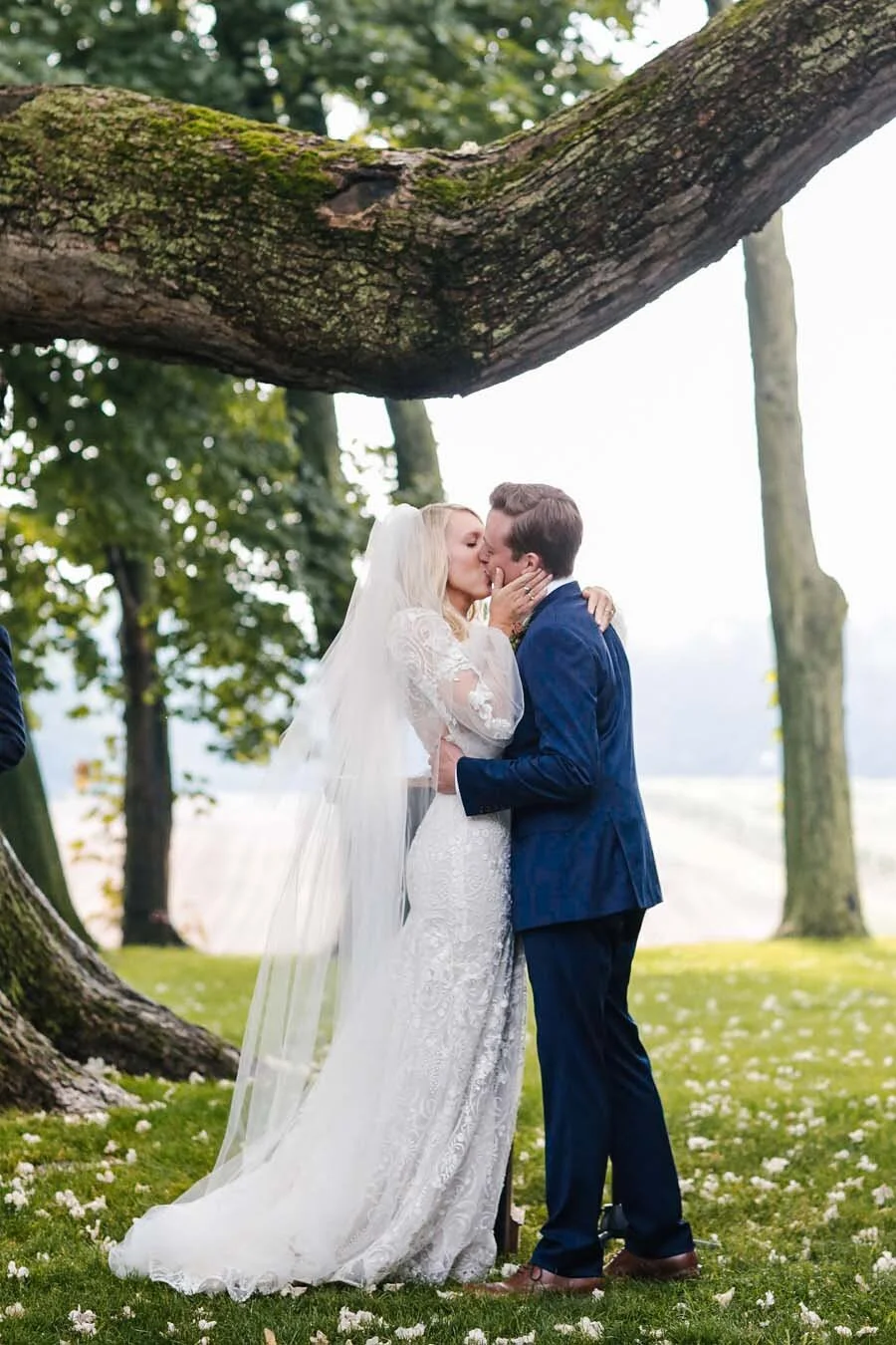 midwesternbride.com | The Midwestern Bride Wedding Planning and Design | Hidden Vineyard Weddings (25).jpg