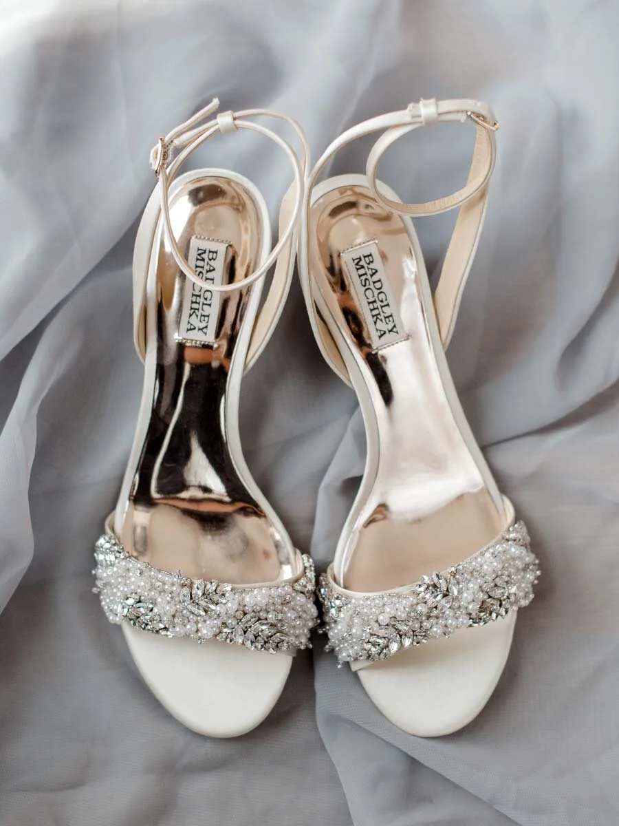 midwesternbride.com | The Midwestern Bride Wedding Planning and Design | Over The Vines Weddings (1).jpg