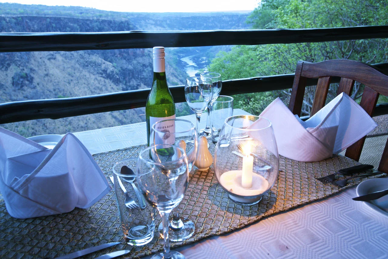 Africa_photographic_safari-victoria_falls
