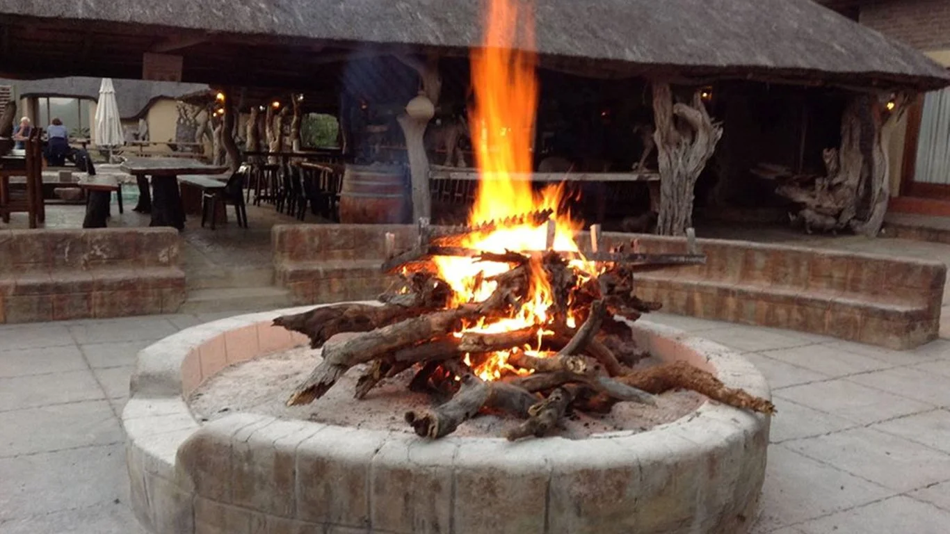 Preparing_the_fire_for_the_T-Bone_Steak_on_Wednesdays_-_Copy.jpg.1366x768_q85_crop_upscale.jpg