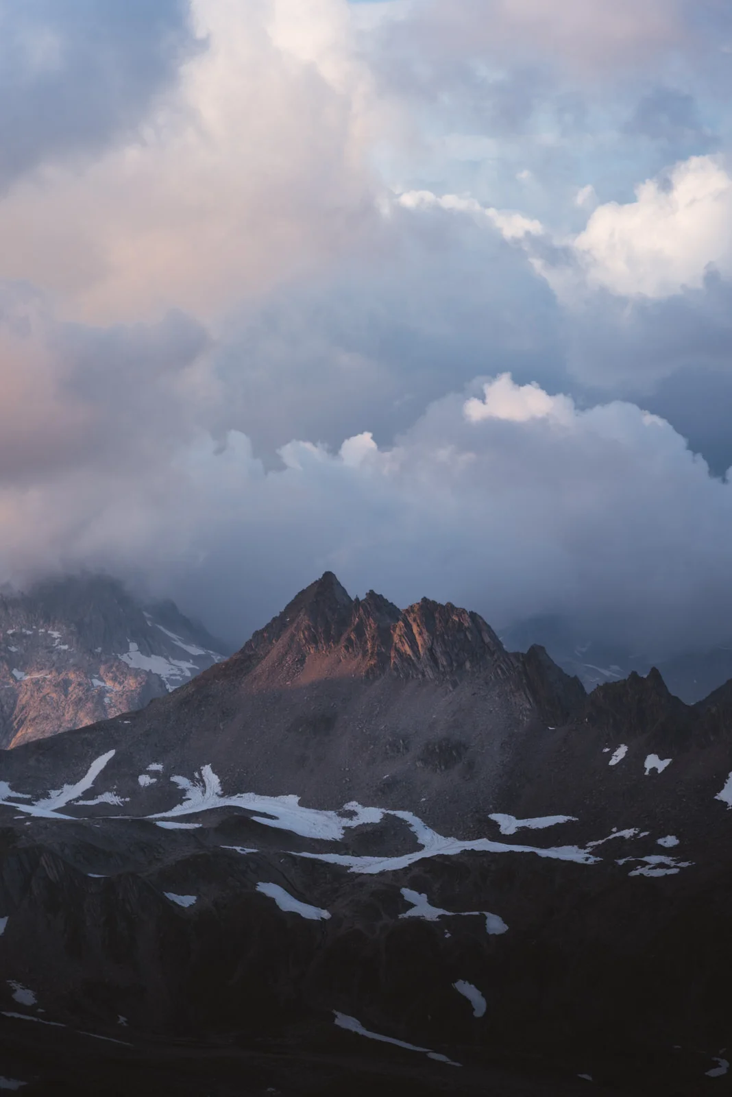 portfolio-20-nufenenstock-sunset-clouds.jpg