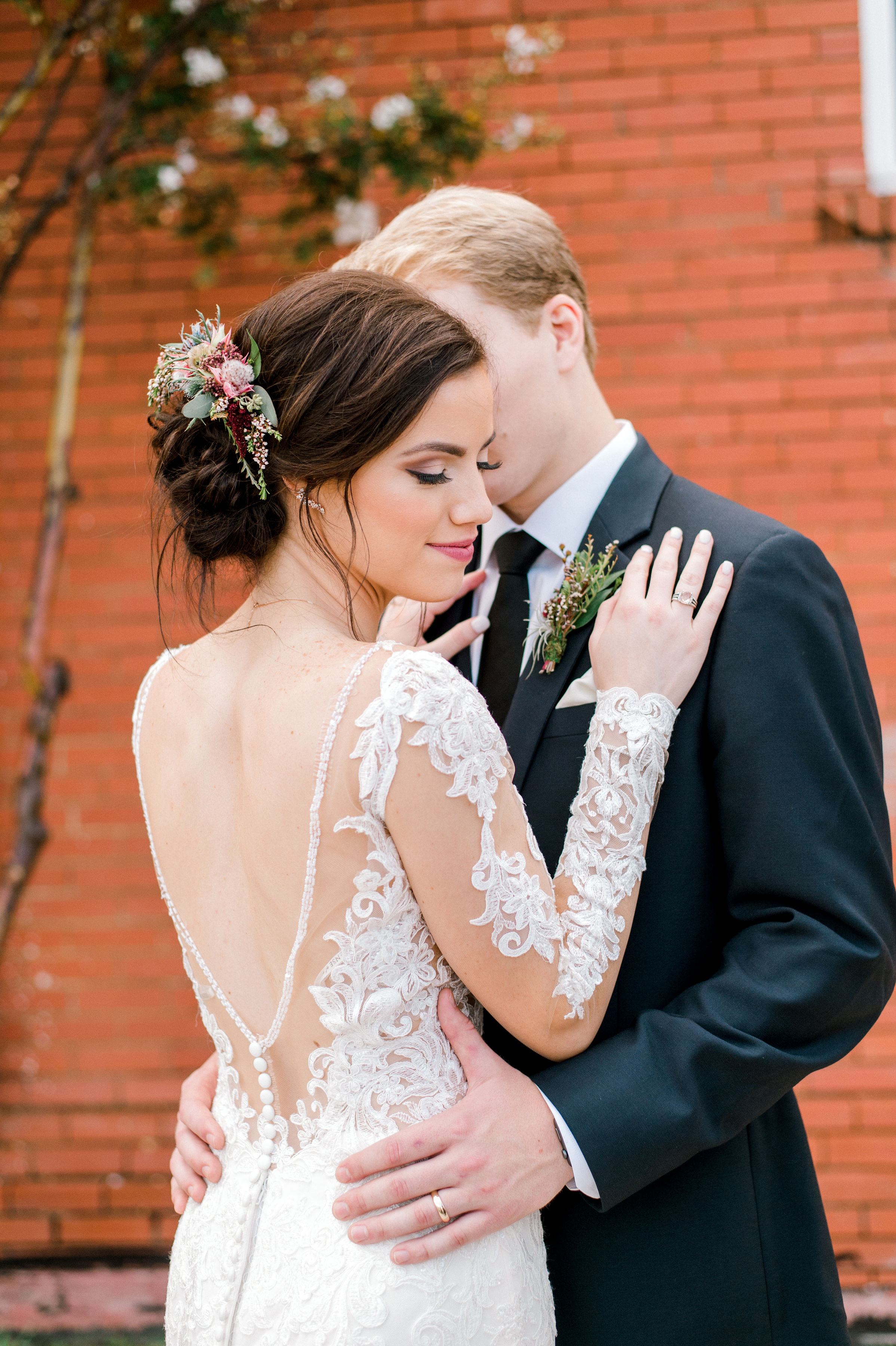 Wedding Hair Flower Inspiration | Modern Industrial Downtown Wedding Reception