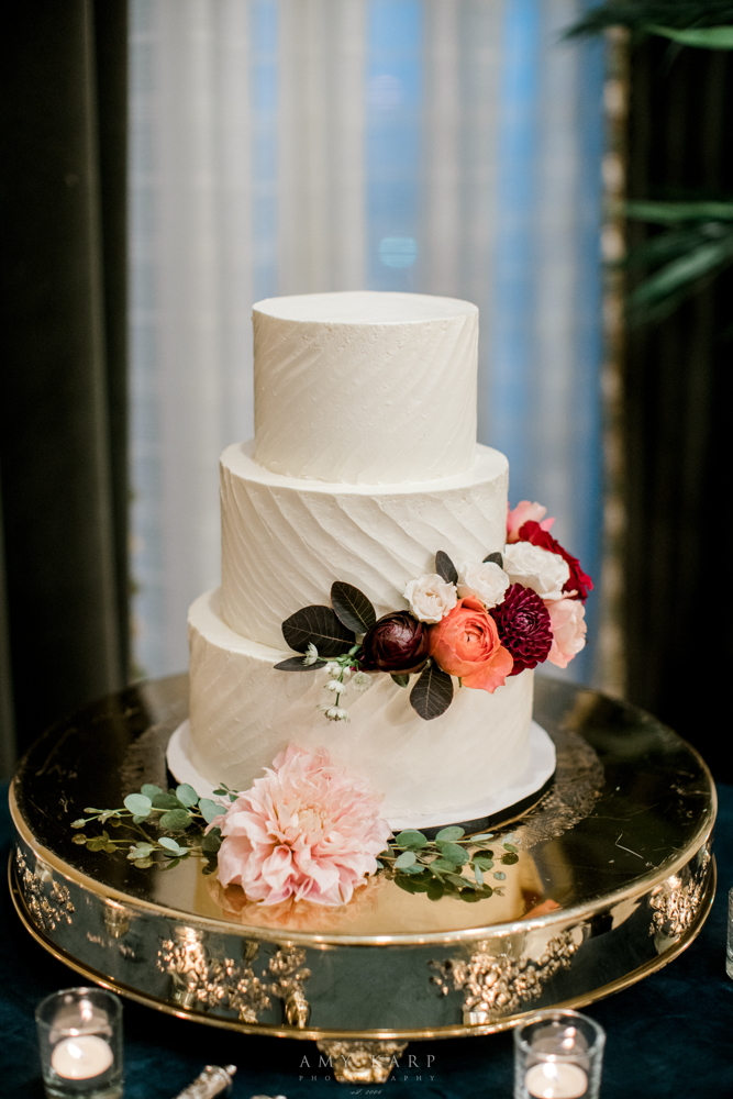 Simple Fall Wedding Cake | Maroon and Navy Wedding Design