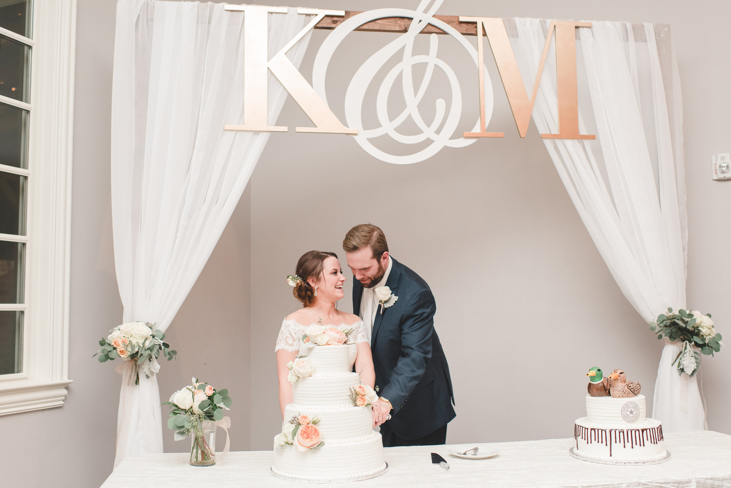 All White Wedding Cake Design | Rose Gold and Dusty Blue Winter Wedding in Dallas, TX
