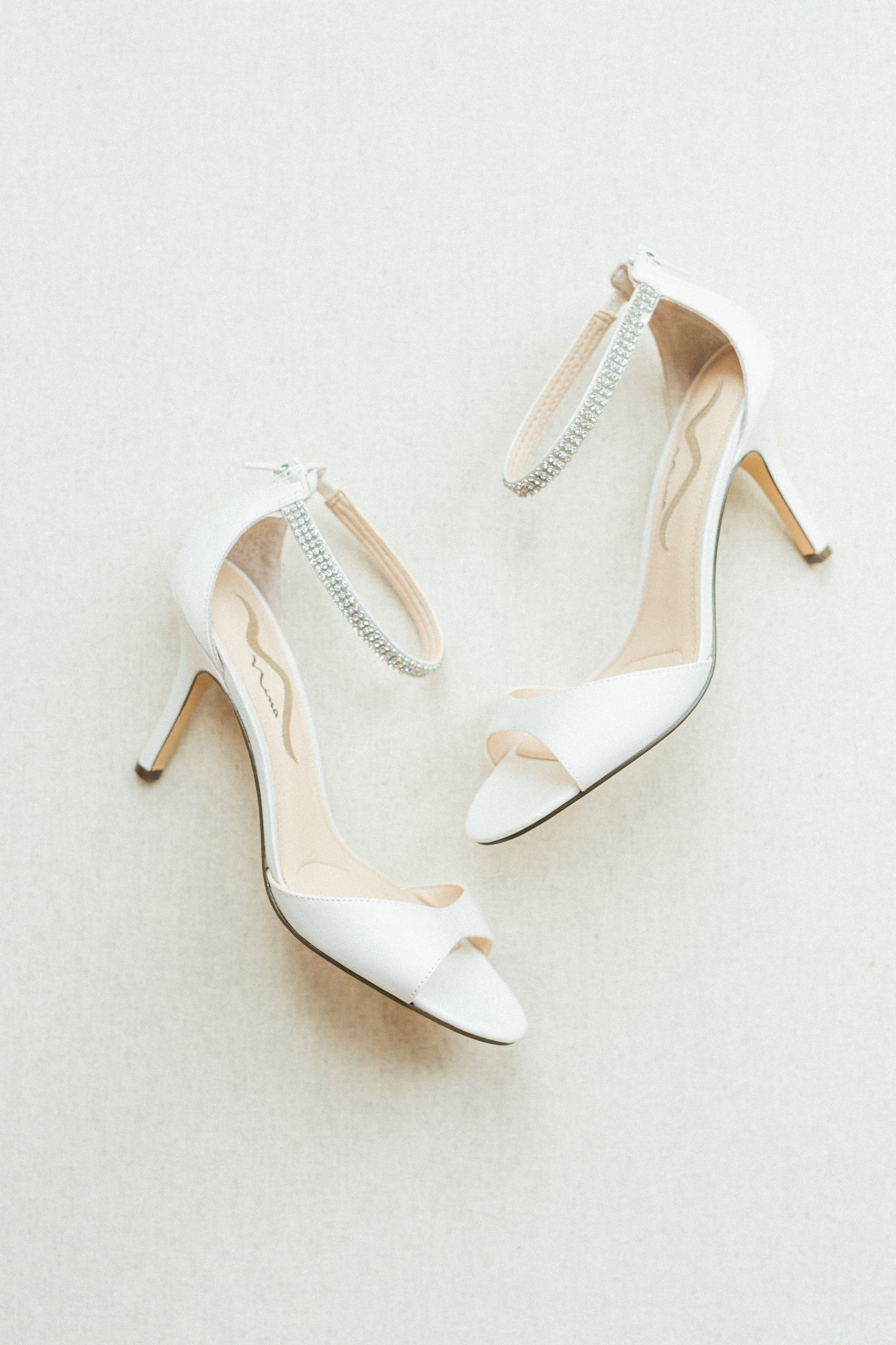 wedding shoes inspiration white classic heels