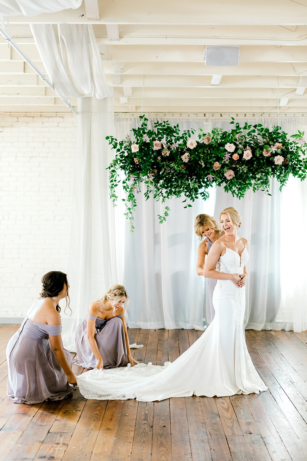bride getting ready pictures.jpg