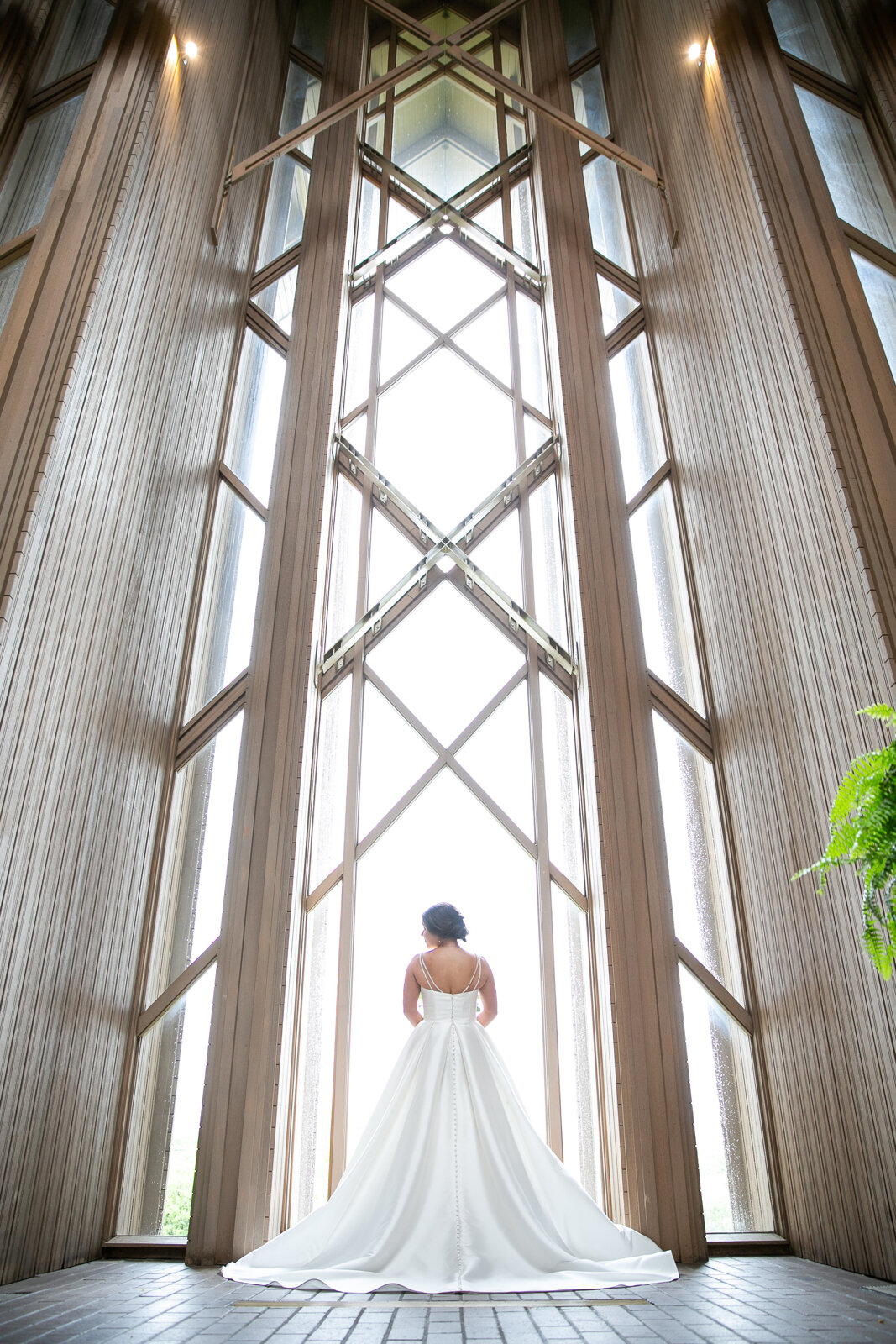 marty leonard chapel bridal portraits