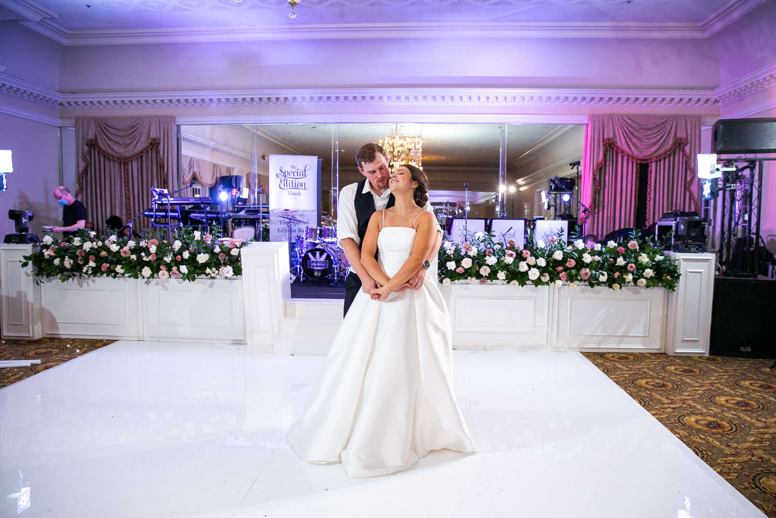 bride and groom private last dance