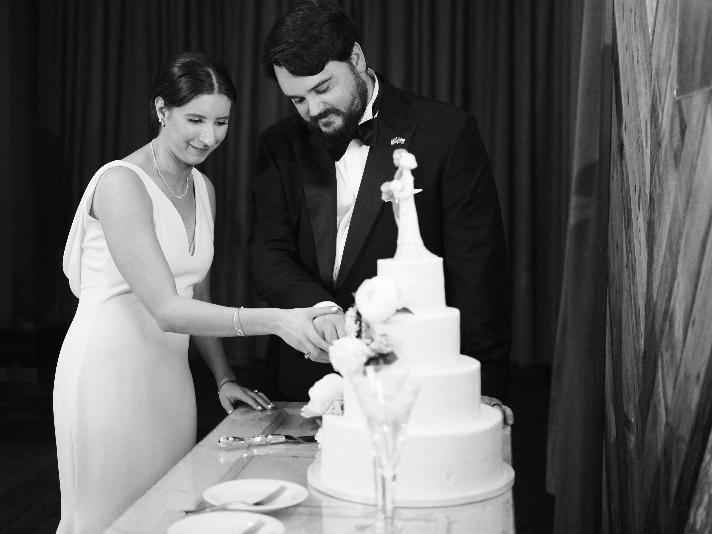 bride and groom fort worth wedding cake