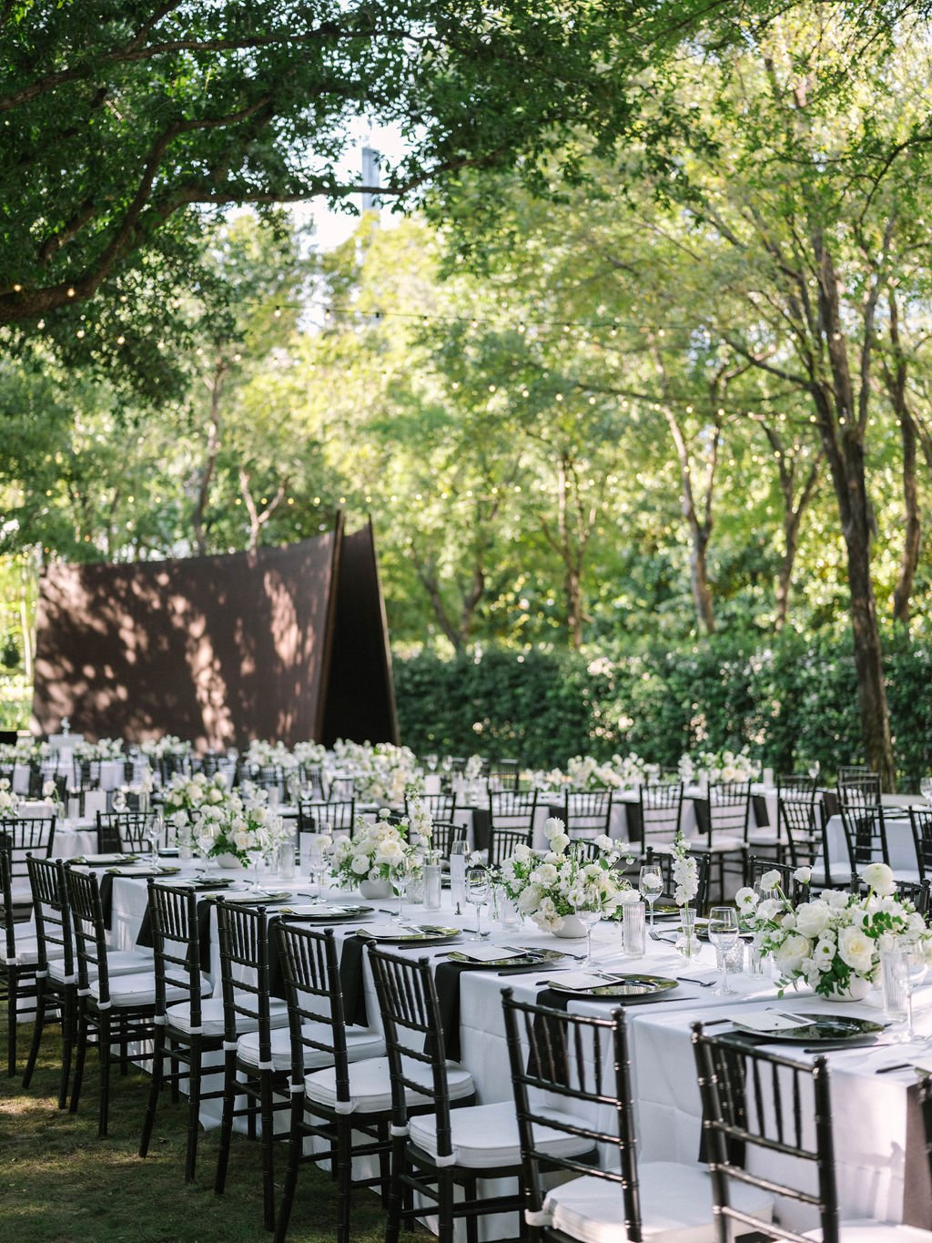 black and white outdoor wedding