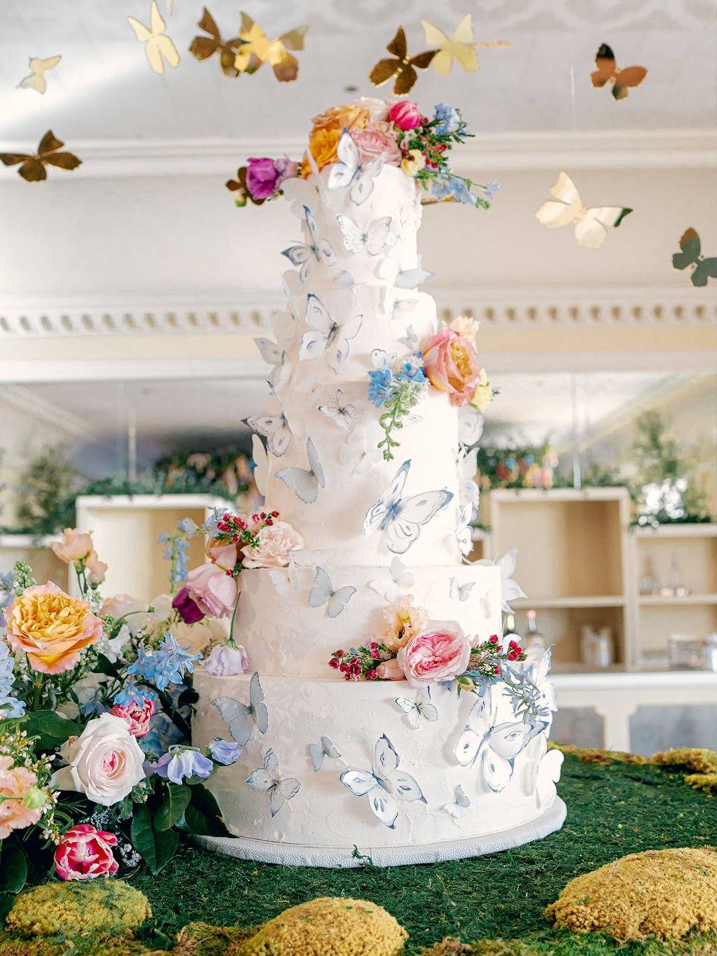 butterfly theme wedding cake