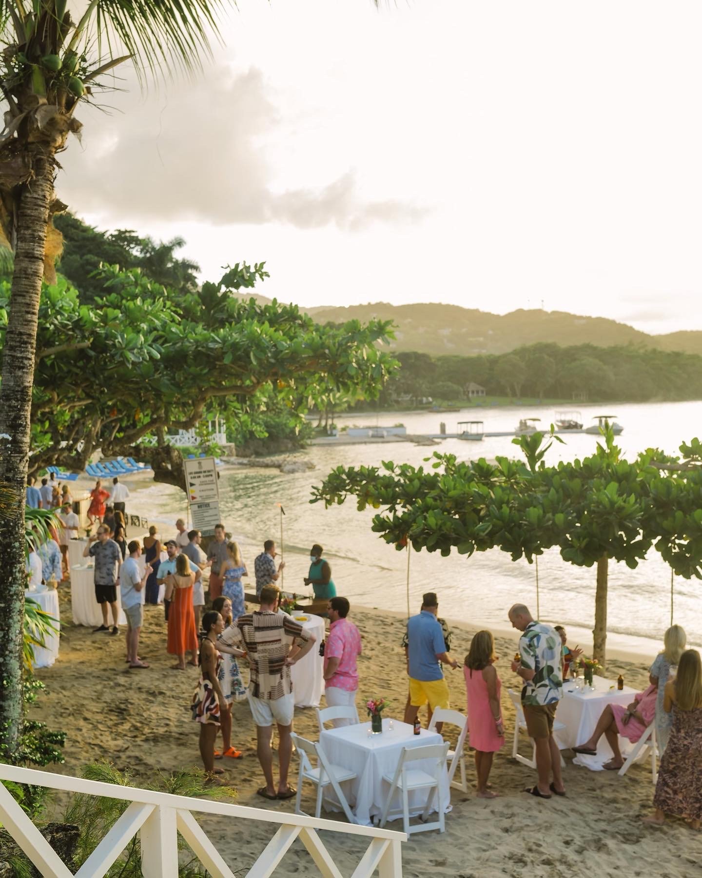 beach wedding party at round hill resort