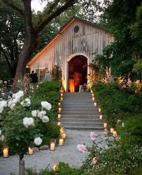 rustic barn wedding 2023 wedding trend