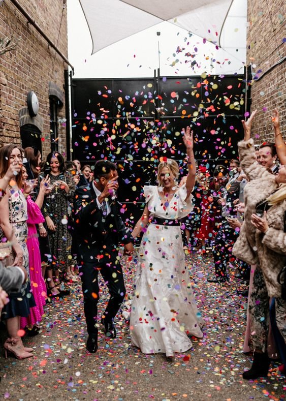 confetti wedding exit