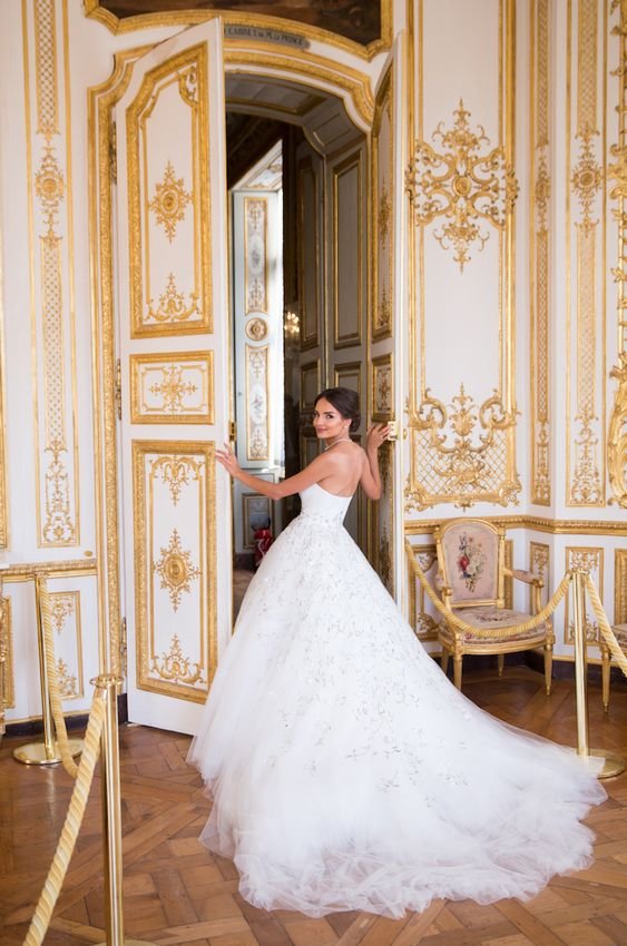 2024 wedding trends destination wedding in paris