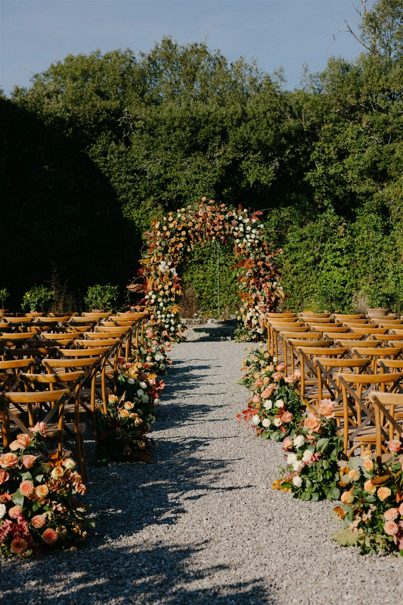 fall outdoor tuscany wedding villa grabau