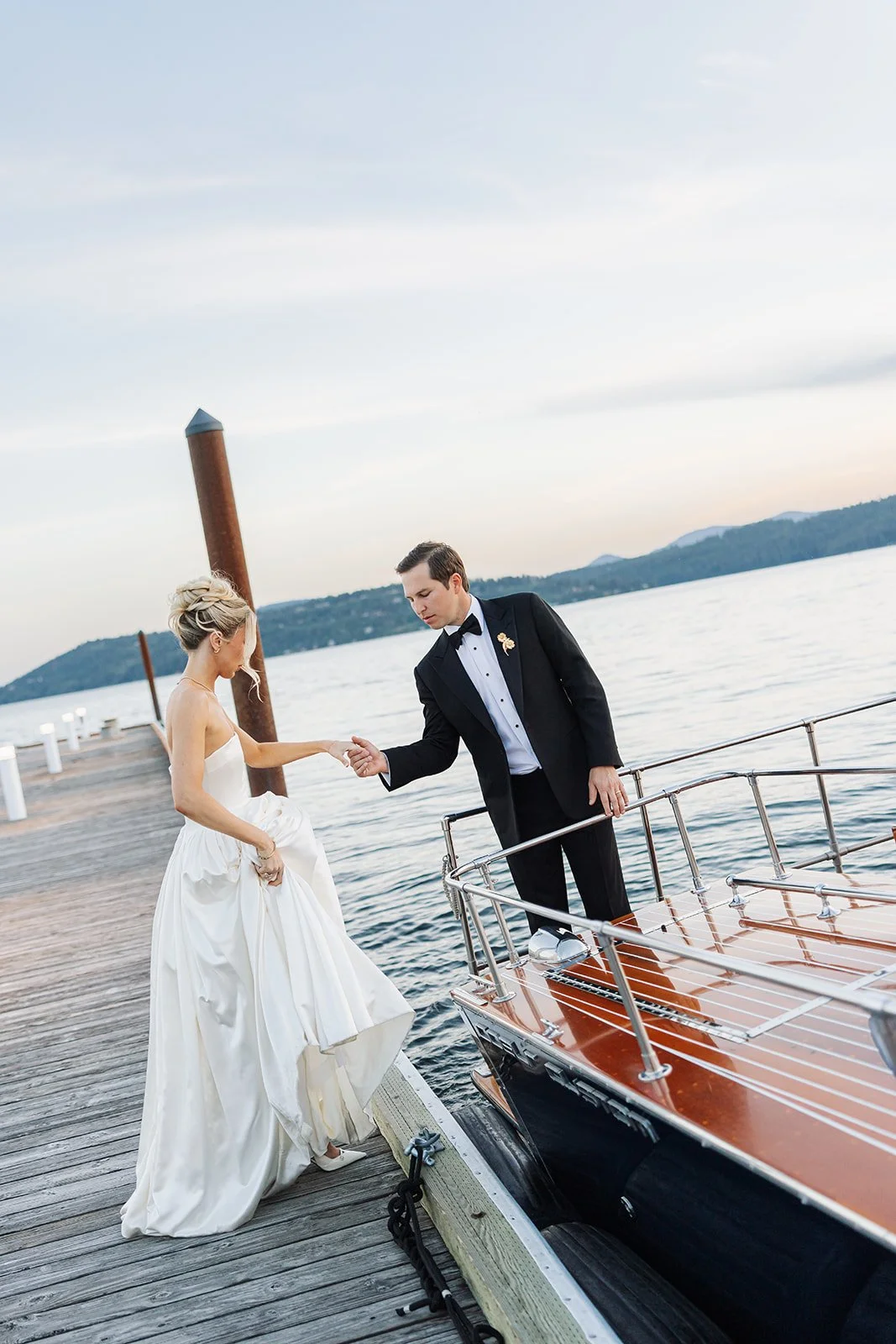 bride and groom sunset boat pictures