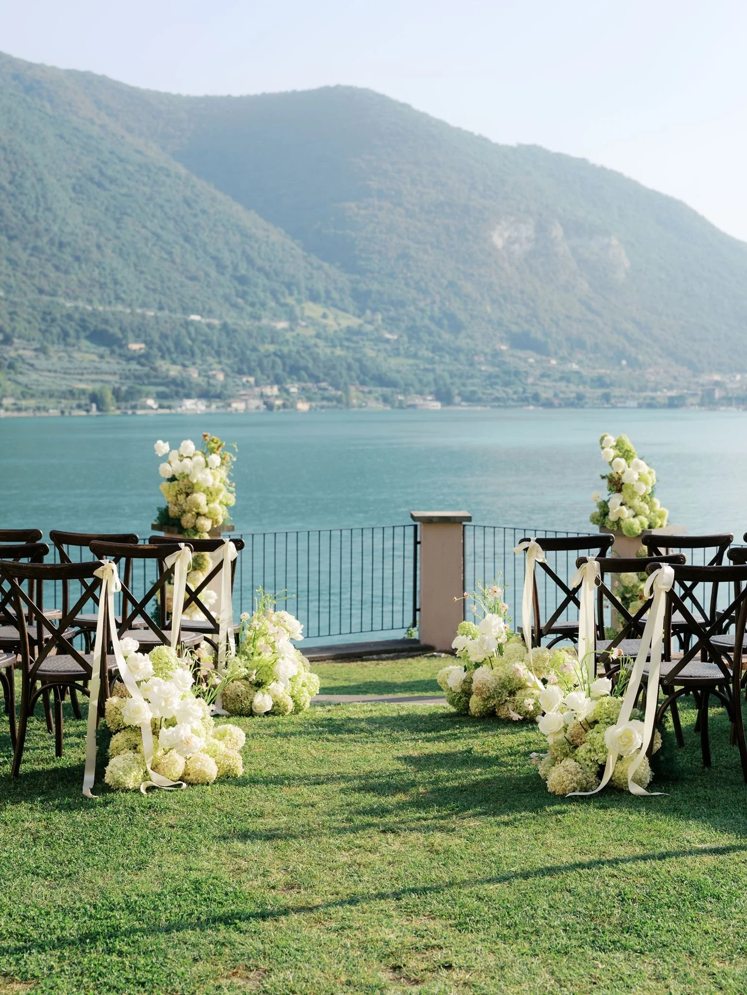 italy lake wedding outdoor ceremony