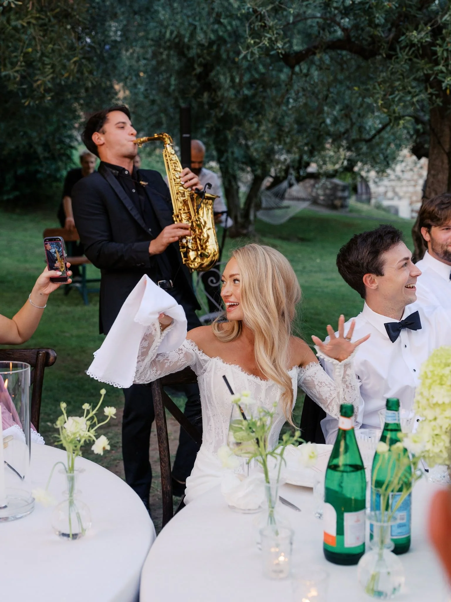 saxophone player italy wedding reception