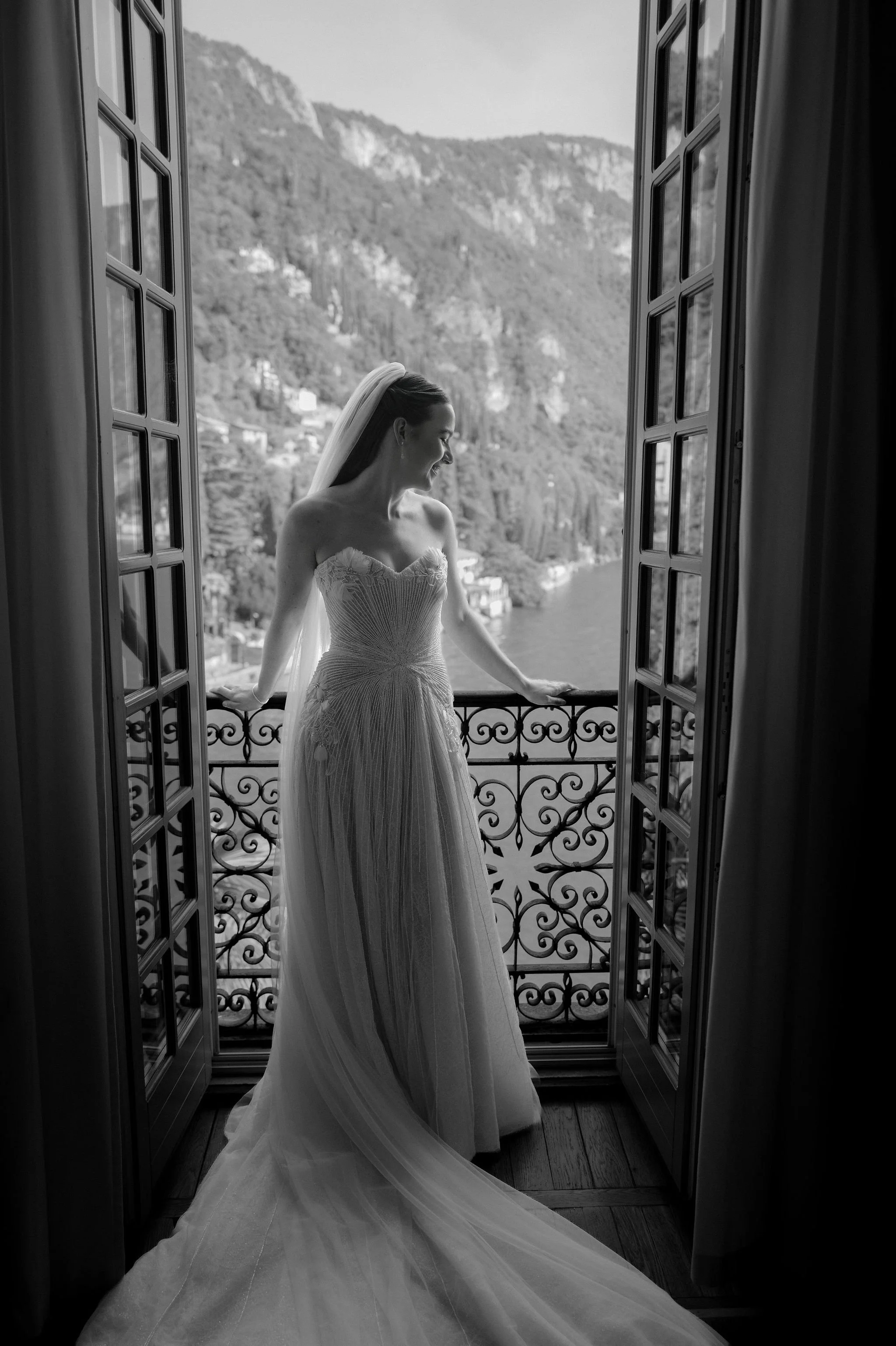 05.09.26TeaserKelly&Dimitris,VillaCipressi,ComobyKonstantynZakhariyphoto-14.jpg