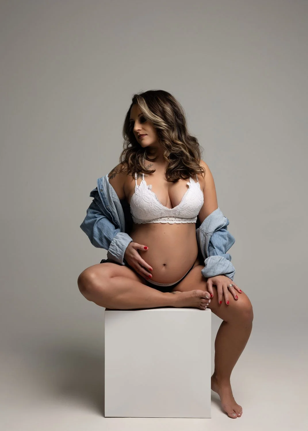 Grinkie-Maternity-Jeanshirt-photoshoot.jpg