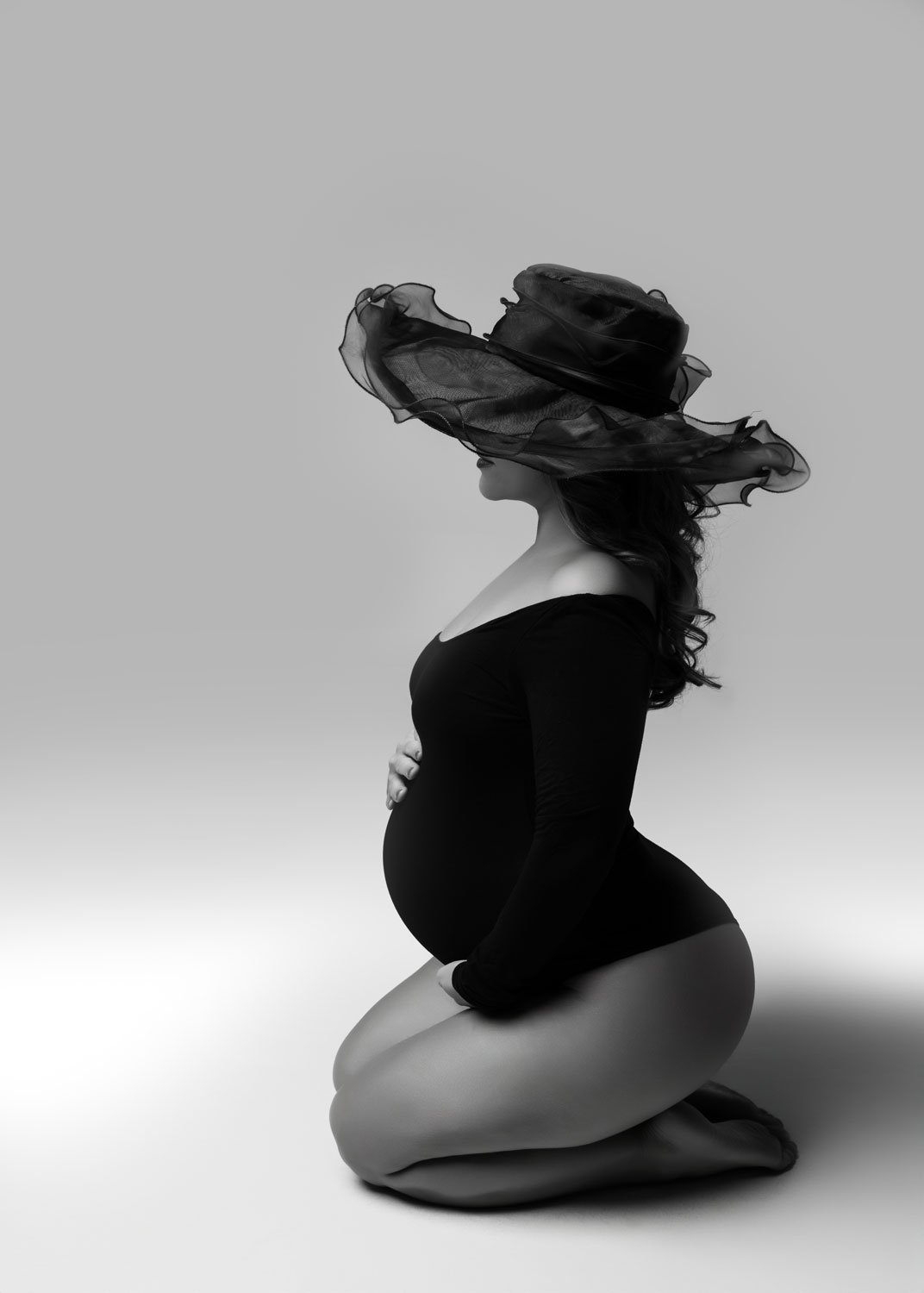 Grinkie-Maternity-blackandwhite-hat.jpg