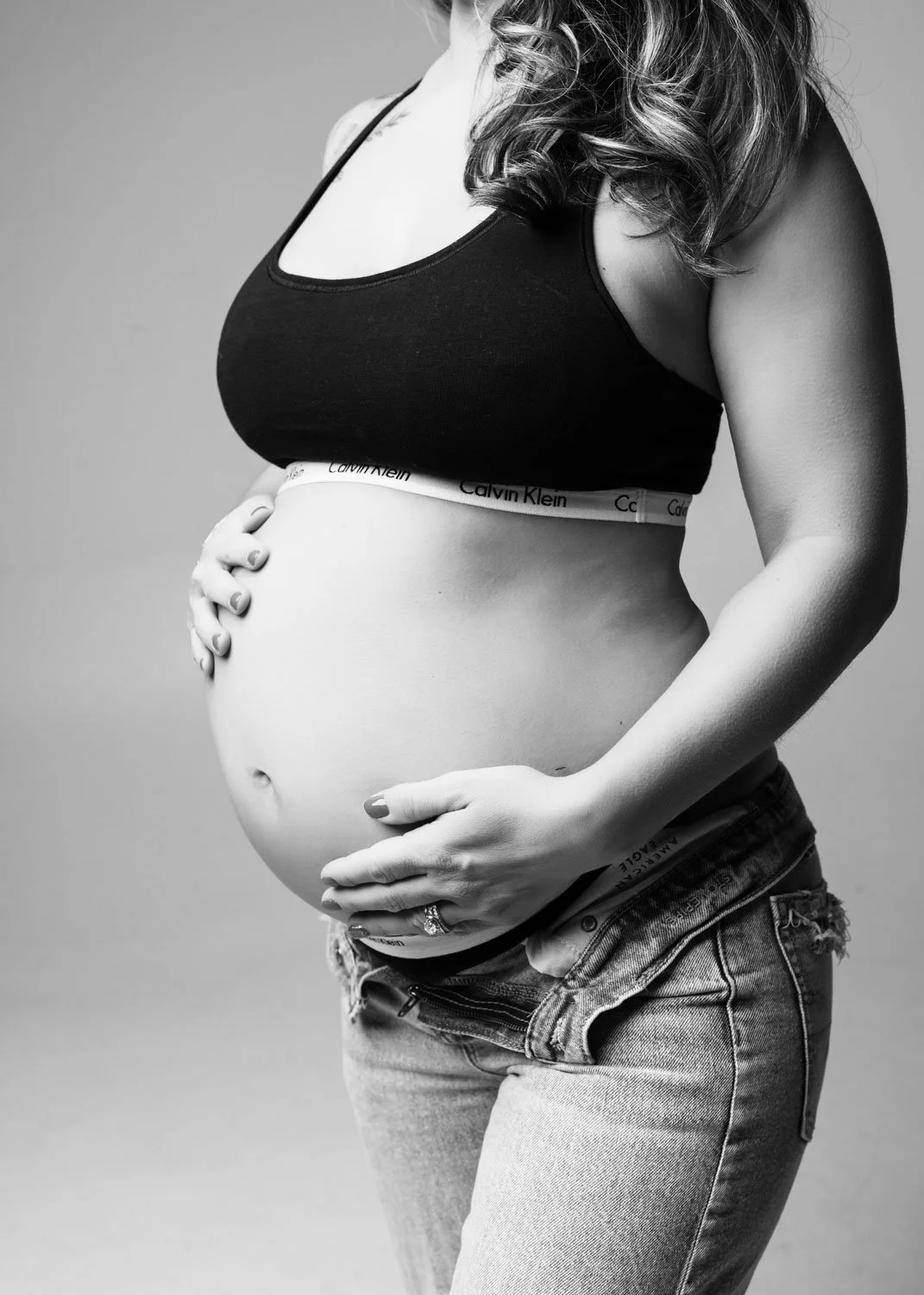 Grinkie-Maternity-calvinklein-blackandwhite.jpg