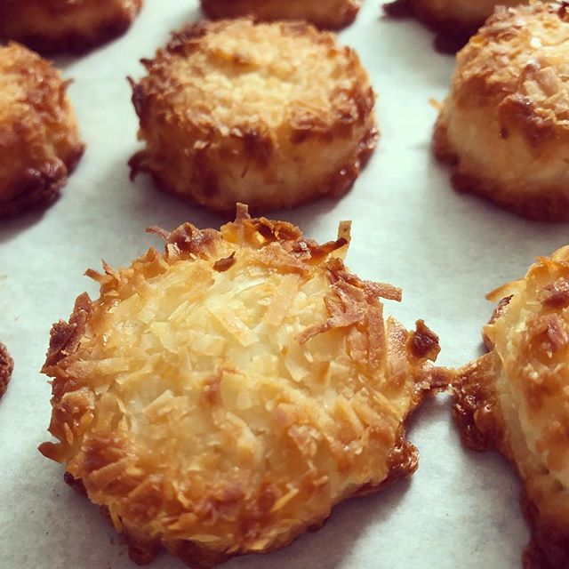 Tradition, tradition! Coconut macaroons and charoset. Classics &gt; everything. Happy Passover from Team Hamotzi!!