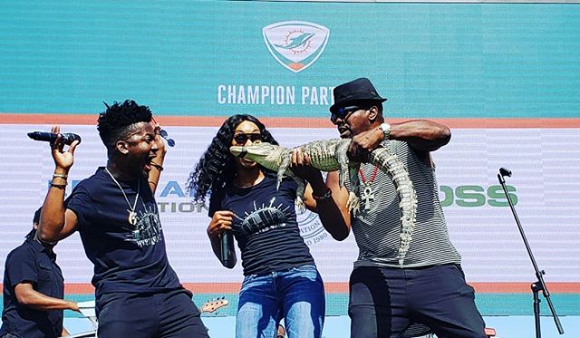 Such a pleasure to be part of this wonderful event! Let's continue to fight against cancer until we find a cure! @miamidolphins thank you for having us.
.
.
.
.
#cancer #hyryze #hyryzeband #reggae #miami #dolphins #miamidolphins #drsebi #nipsyhussle 