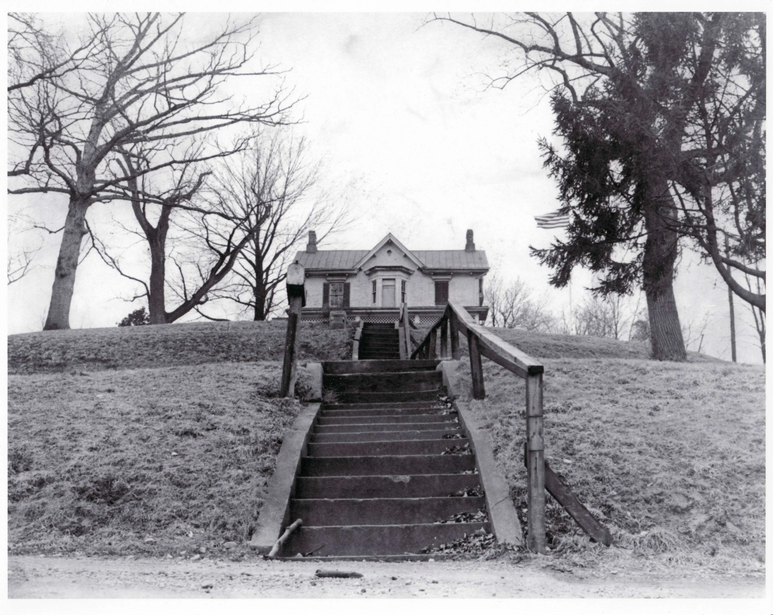 cedarhillstreet.jpg