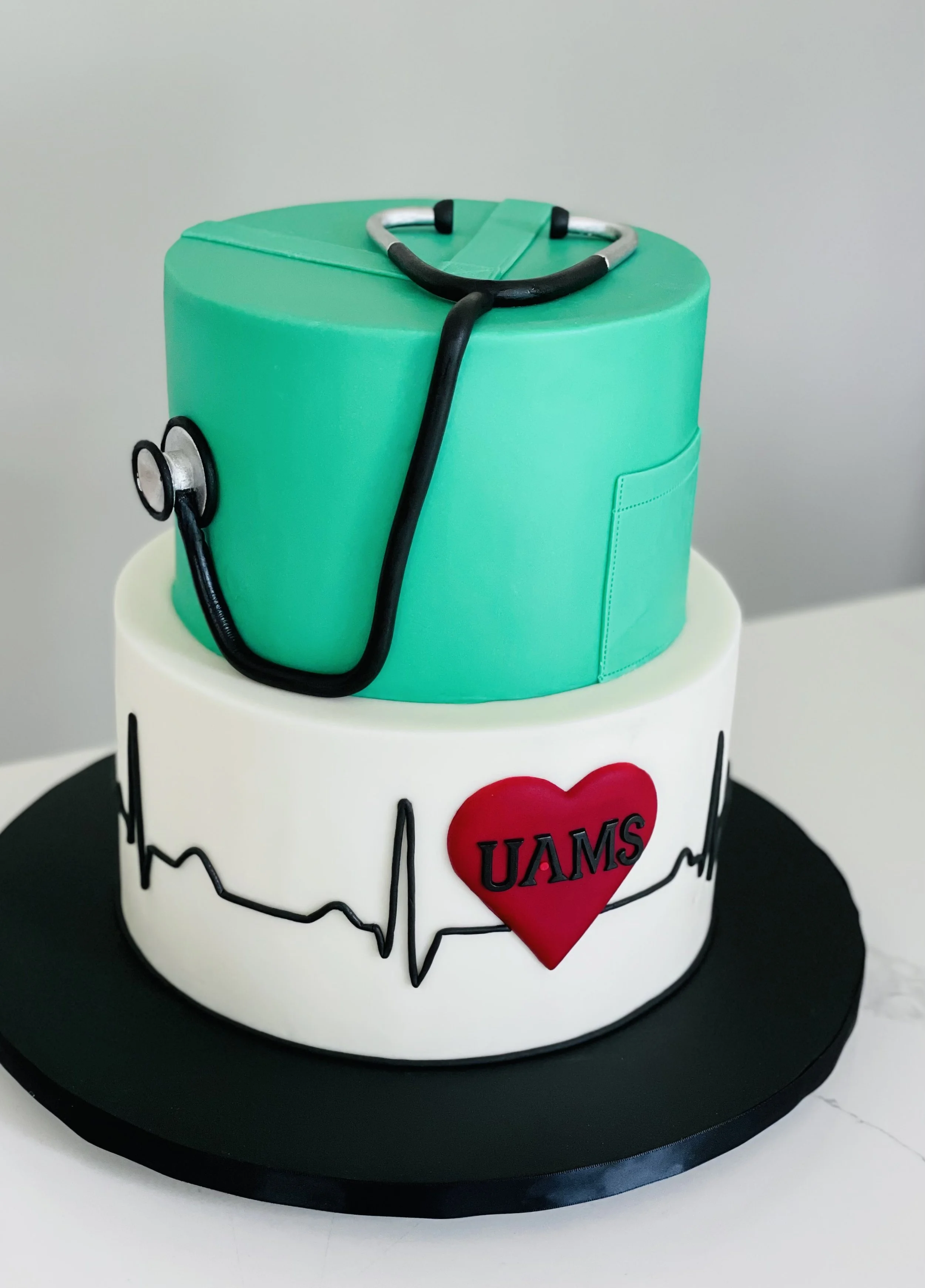 Share 148+ stethoscope cake designs super hot in.eteachers