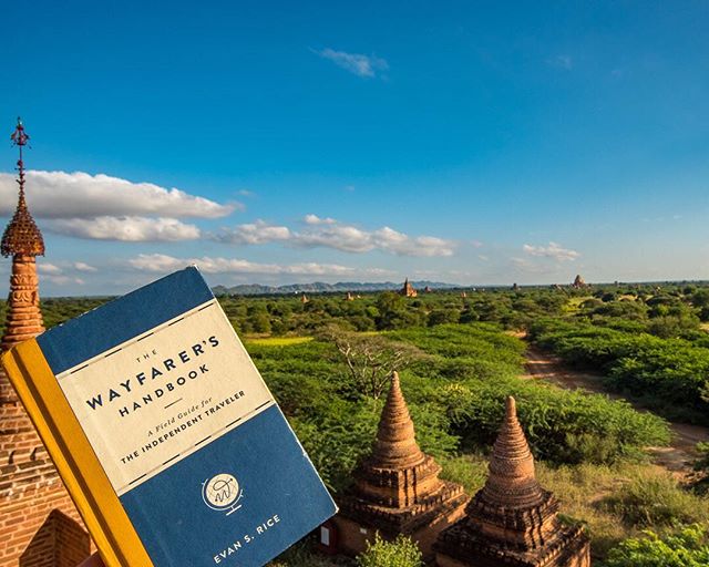 We are not sponsored, we just love this book. If you are in need of a last minute Xmas gift for anyone who loves travel hit the link in our bio to buy #thewayfarershandbook by our friend @evan.s.rice. This book is chock full of world knowledge, trivi