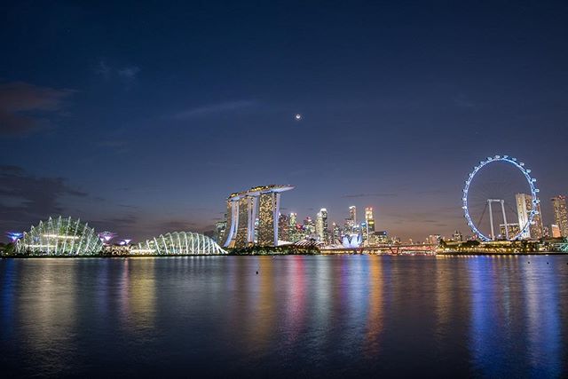 The beautiful skyline of Singapore speaks for itself! #whereveryouland