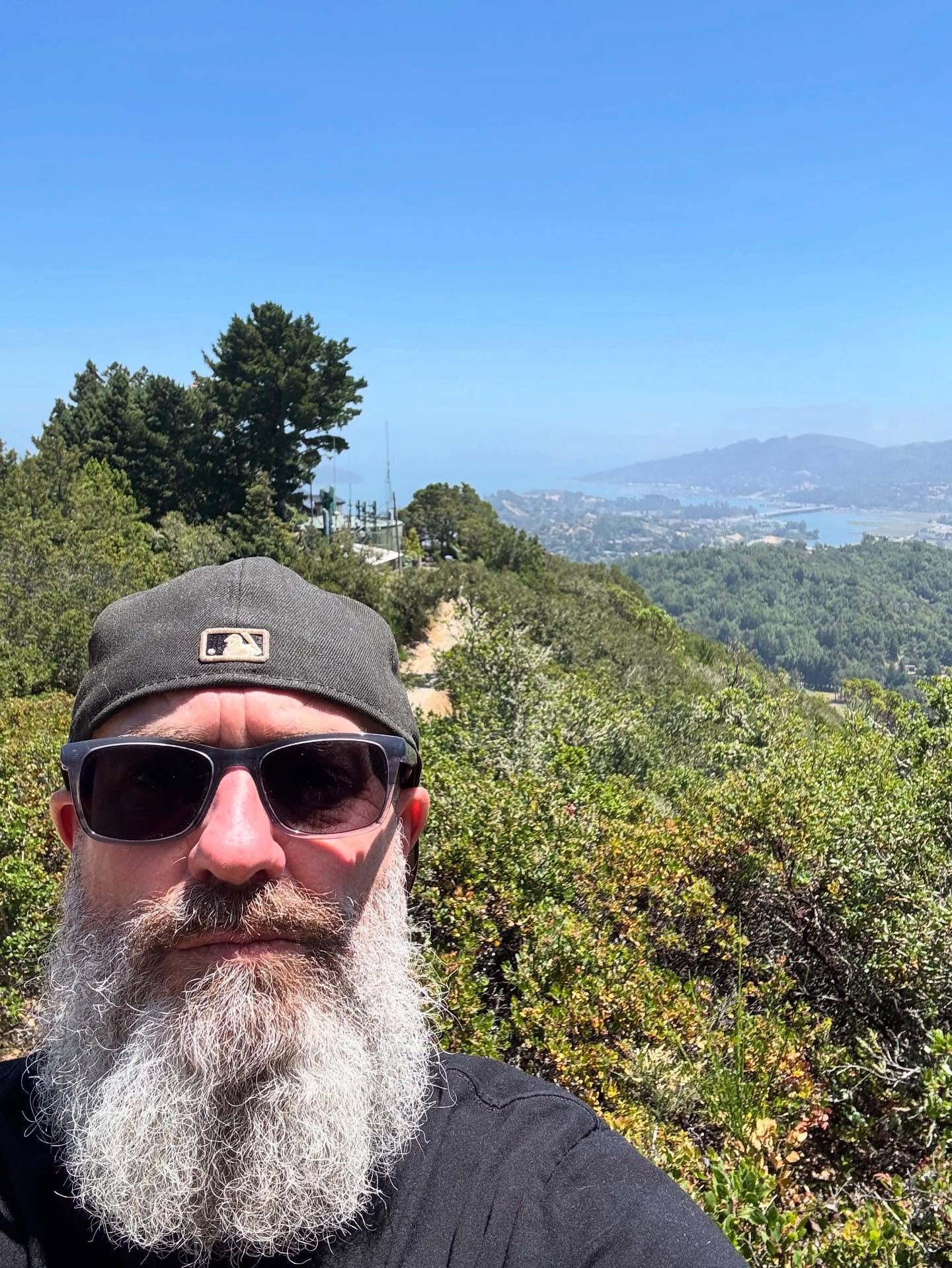 #marin#cortemadera#mttam #summitroad#oldschoolviewspot I haven&rsquo;t been up to this spot on Mt Tam since 1995. We used to come up here after metal shows in the #city on our way back up north. Early 80&rsquo;s. 3am popping beers and digging the vie