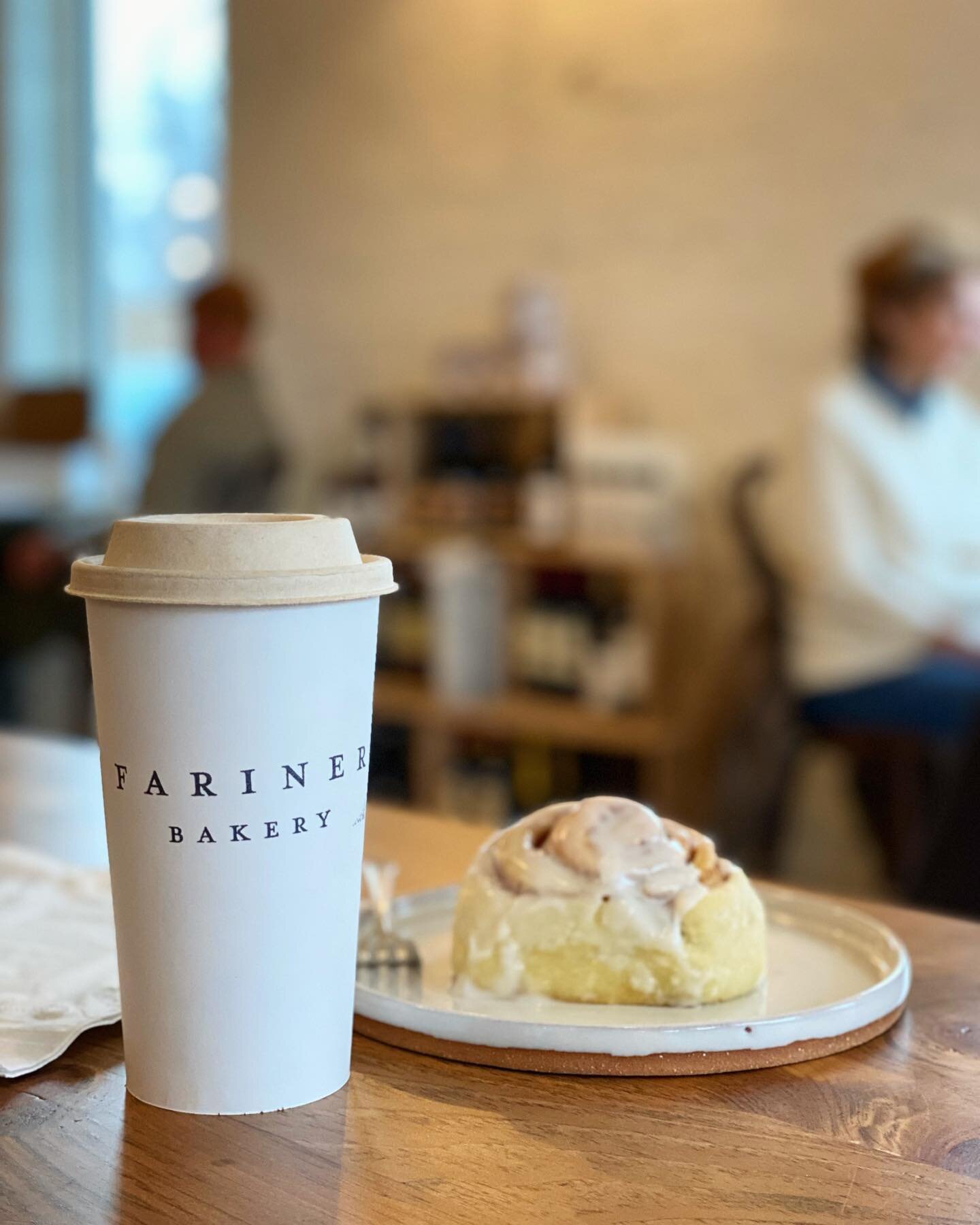 Ventured over to Ashland this morning to check out the new @farinerbakery, and it&rsquo;s the French-inspired small town bakery of my dreams.

Here&rsquo;s what we tried:
&bull; cinnamon roll
&bull; raspberry cream cheese roll
&bull; oatmeal chocolat