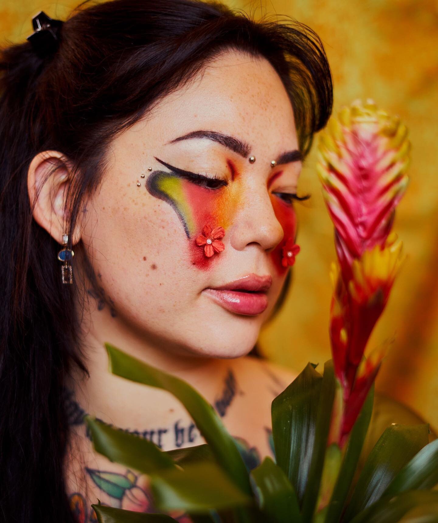 this was such a great morning with amazing people!  i was given loose directions from @tatechmielewski for the vision he was looking for, and after meeting @jj.anga and seeing her wardrobe,  I ended up creating this really fun look.  What does the ma